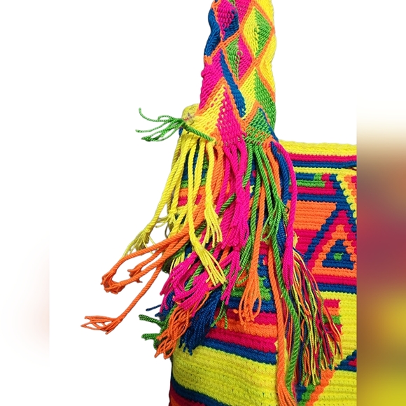 Wayuu Mochila 100% Handmade Bucket Crossbody - Picture 8 of 12